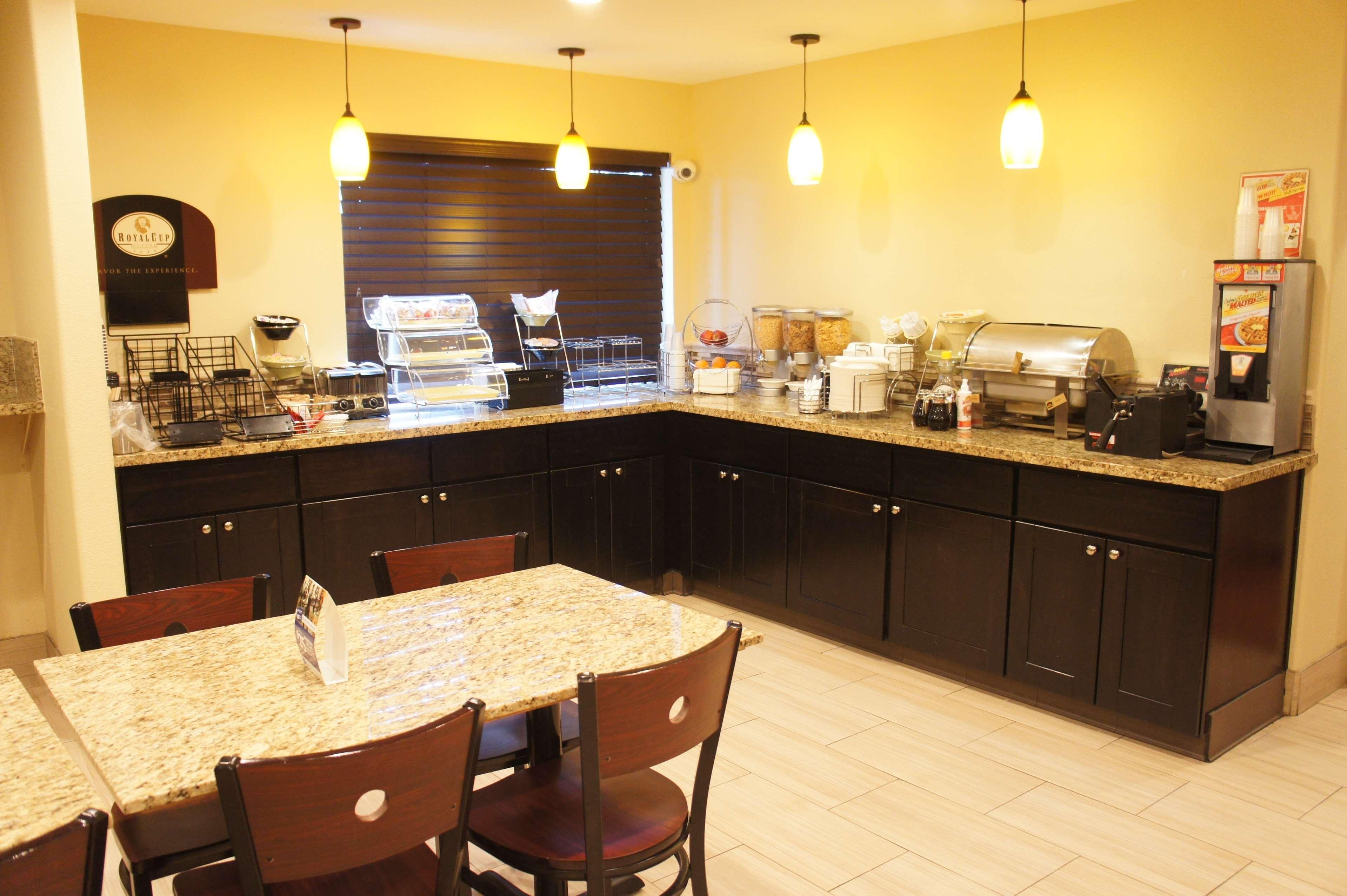 Best Western Plus Inn Of Hayward Extérieur photo