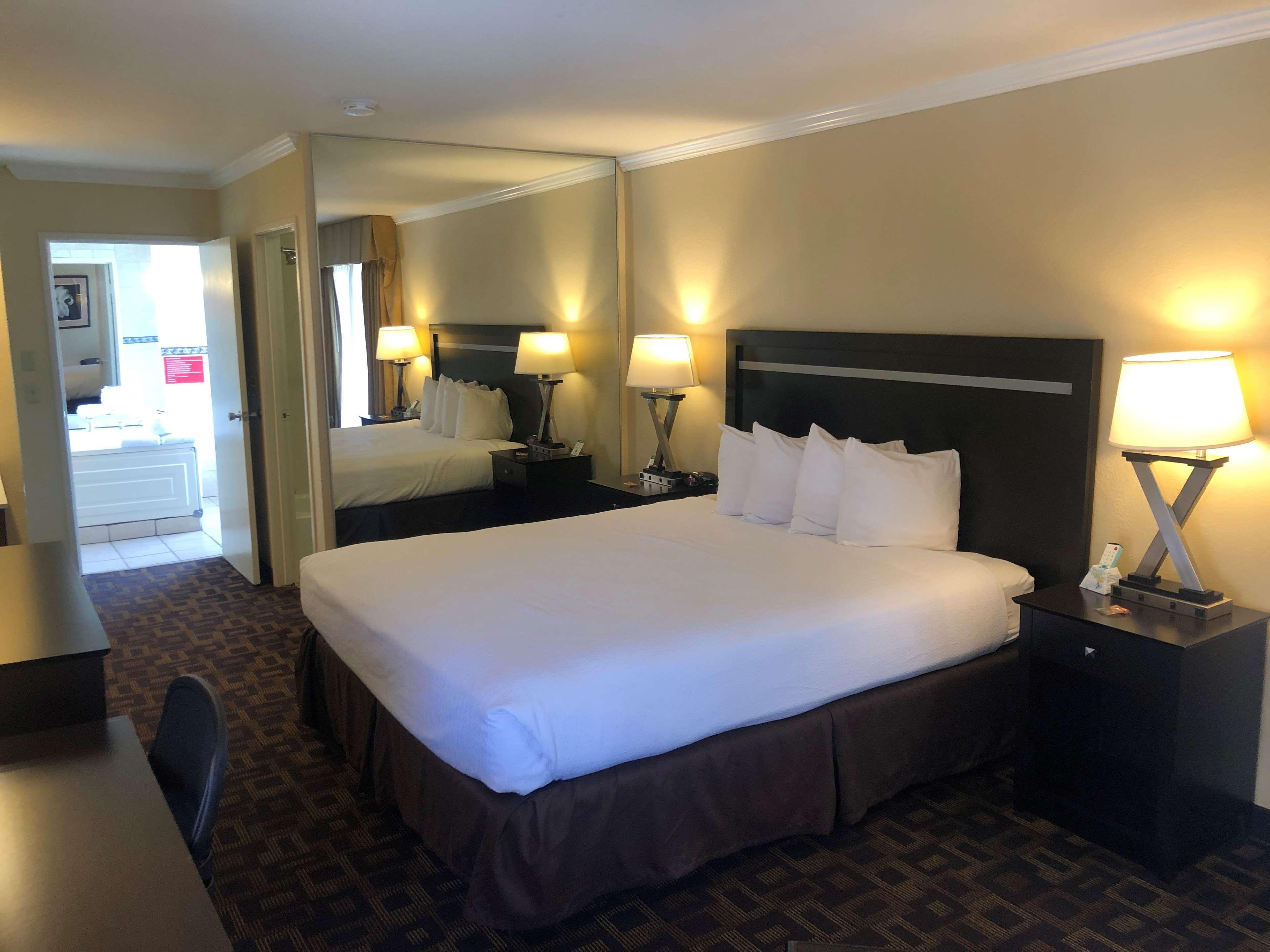 Best Western Plus Inn Of Hayward Extérieur photo