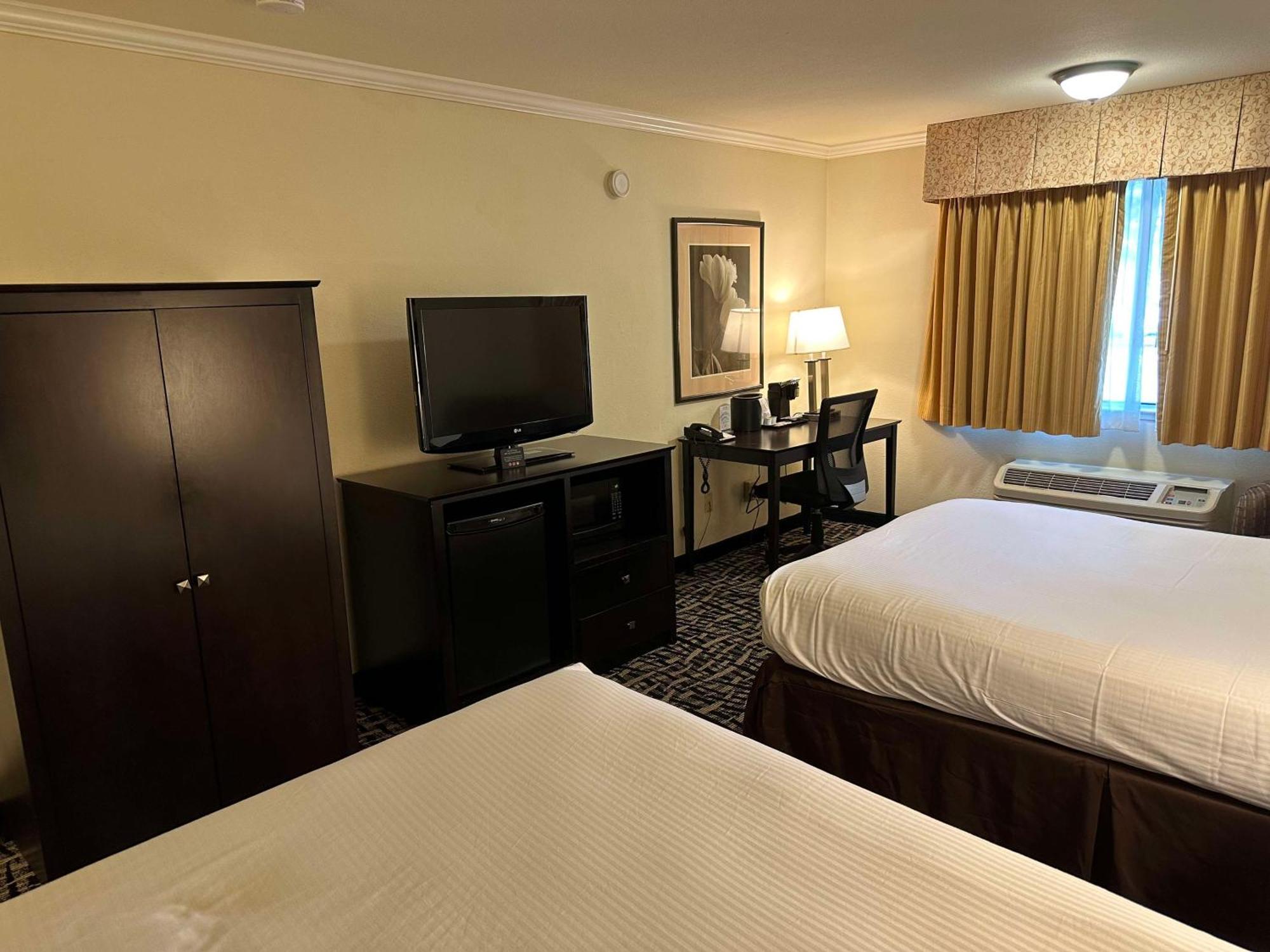 Best Western Plus Inn Of Hayward Extérieur photo