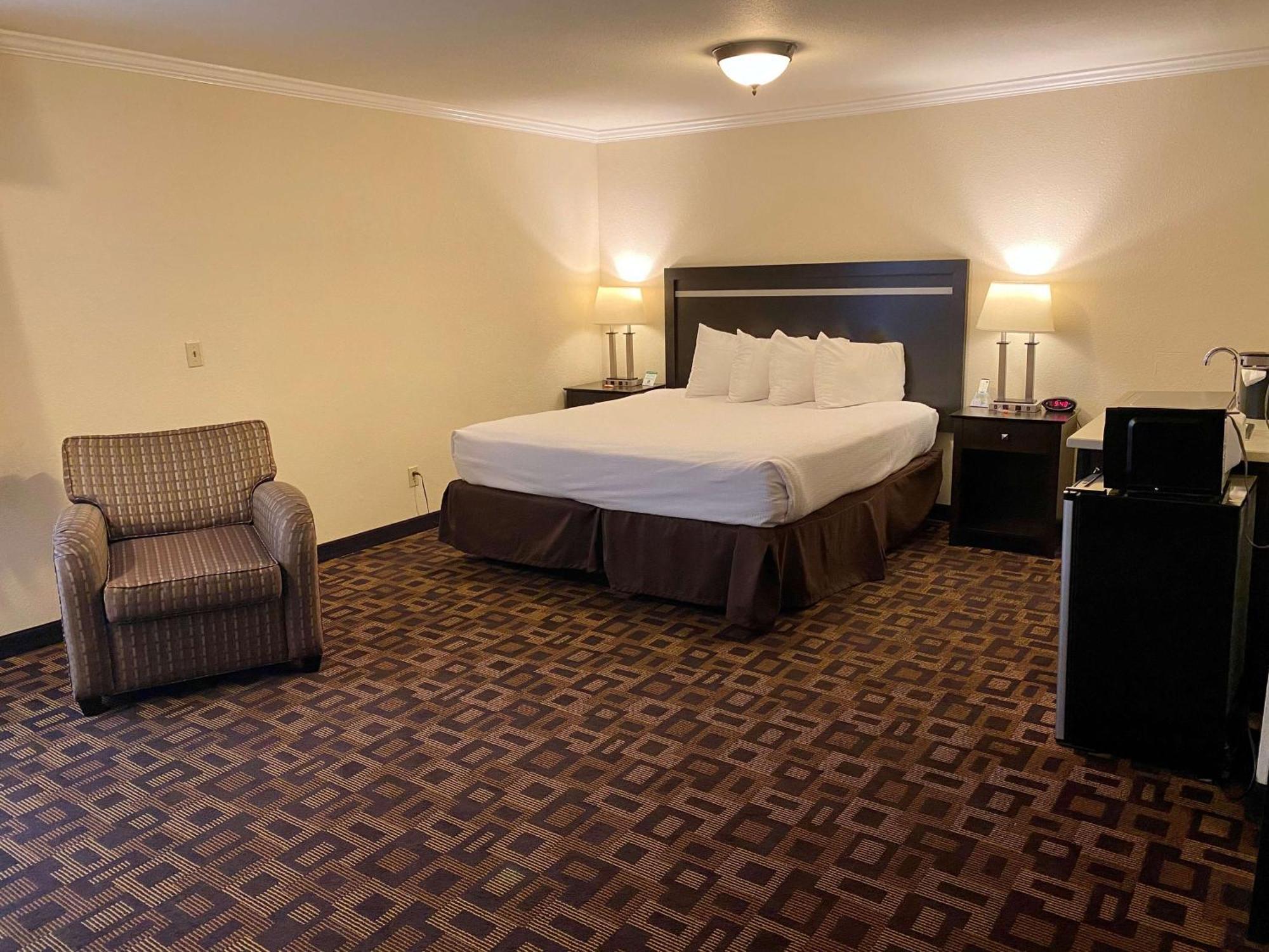 Best Western Plus Inn Of Hayward Extérieur photo